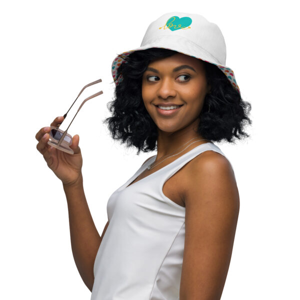 Summer of Love Reversible Bucket Hat - White/Hearts - Image 2