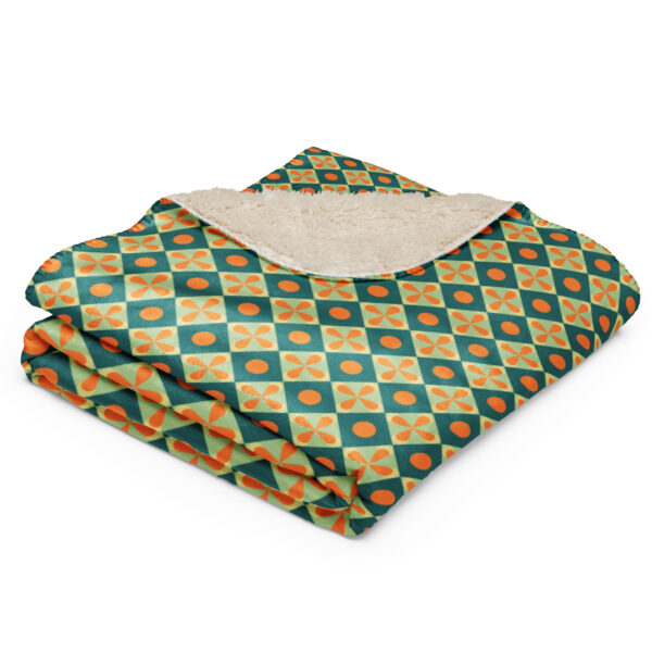 Retro Edition - Sherpa Blanket - Image 3